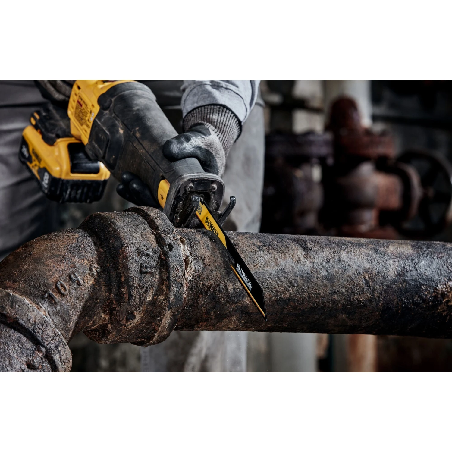 DEWALT ELITE SERIES Carbide Tooth 9-in 8 TPI Thick Metal Cutting Reciprocating Saw Blade 9 DEWALT ELITE SERIES Carbide Tooth 9-in 8 TPI Thick Metal Cutting Reciprocating Saw Blade - Image 9