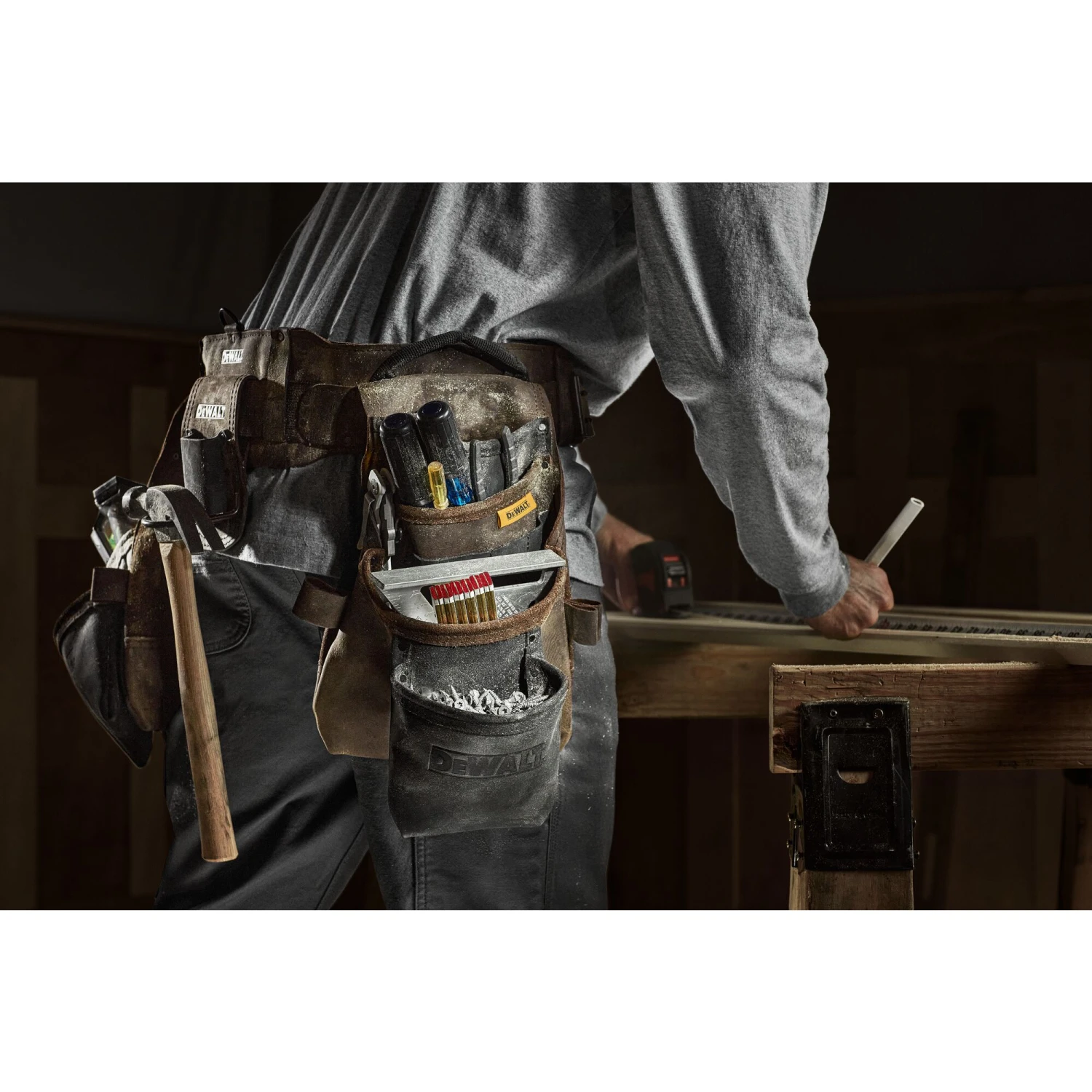 DEWALT Framer Leather Tool Belt 7 DEWALT Framer Leather Tool Belt - Image 7